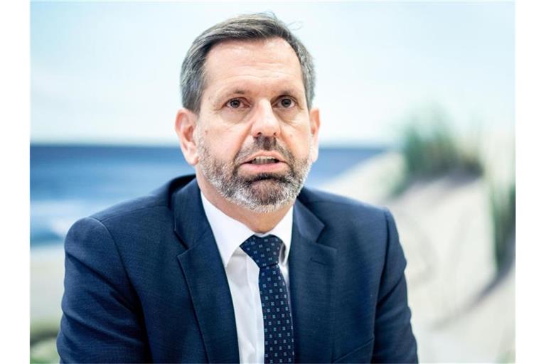 Niedersachsens Energie- und Umweltminister Olaf Lies (SPD) und seine Amtskollegen schauen auf diejenigen, die von den hohen Energiepreisen besonders betroffen sind. Foto: Hauke-Christian Dittrich/dpa