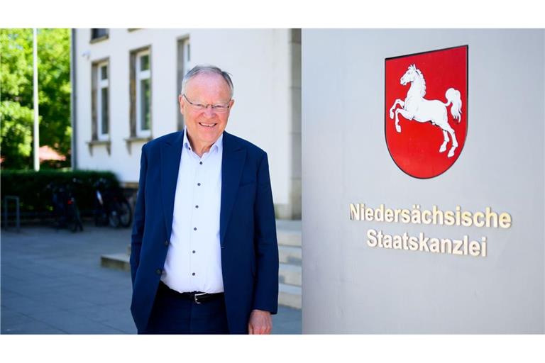 Niedersachsens langjähriger Ministerpräsident Stephan Weil hat für kommende Woche seinen Rücktritt eingereicht.