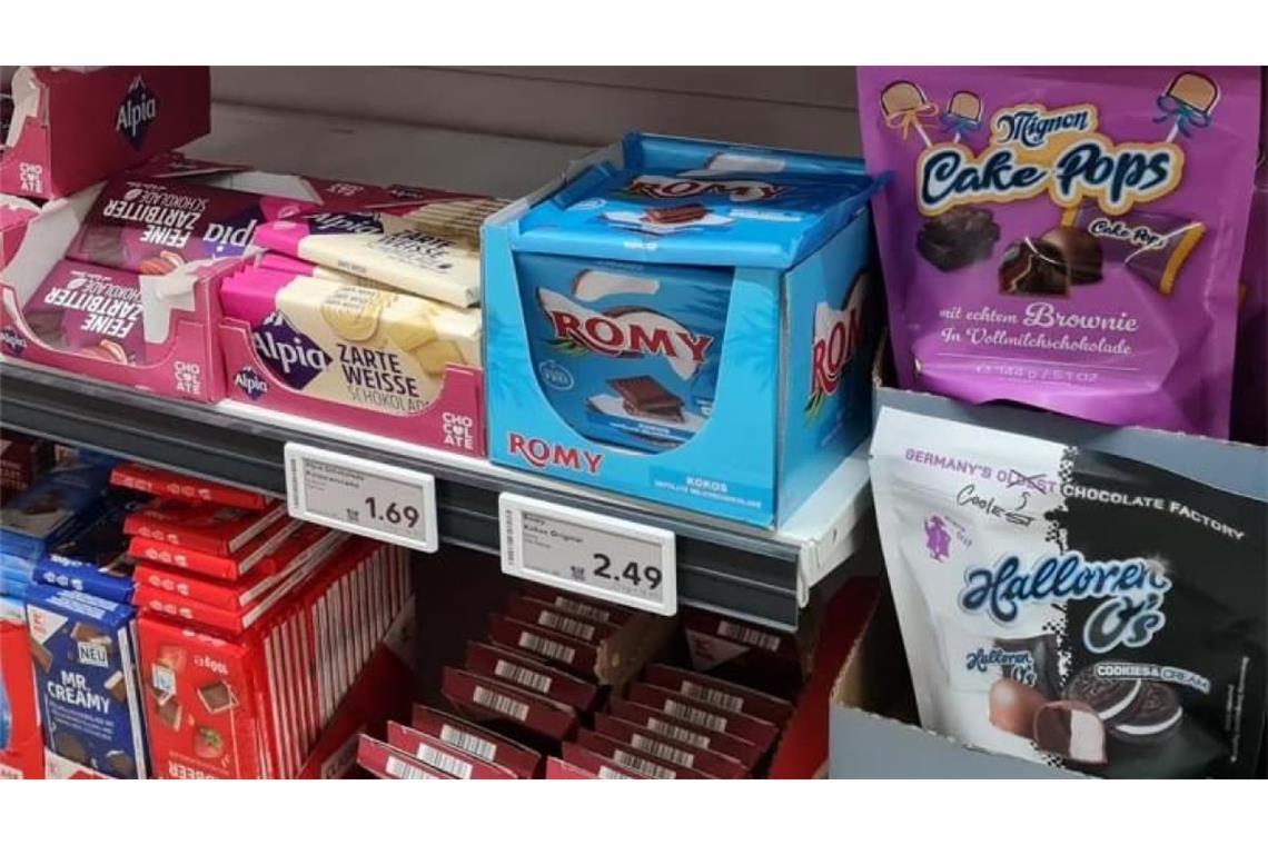 Niedrigerer Verkaufspreis, aber trotzdem teurer: Hosta hat den Preis für seine „Romy Schokolade“ zwar reduziert, gleichzeitig aber auch den Inhalt deutlich geschrumpft. Damit ist Romy die „Mogelpackung des Monats“ der Verbraucherzentrale Hamburg.