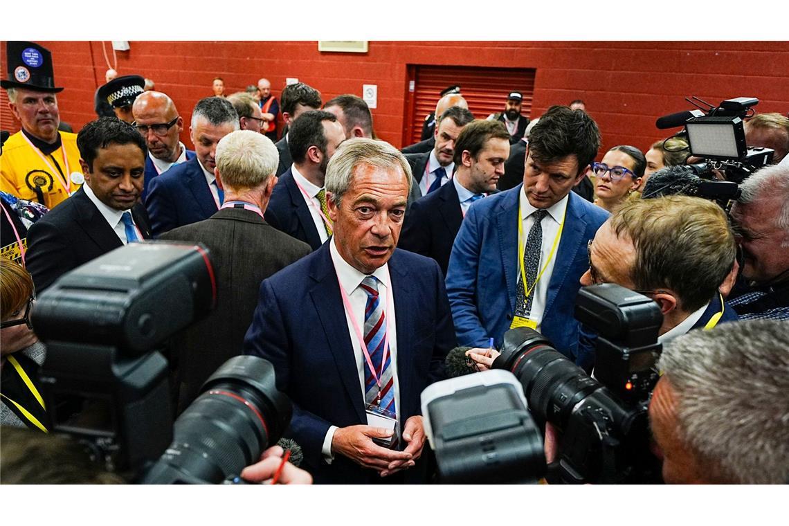 Aufwind für Farage: Britisches Zwei-Parteien-System bröckelt Nigel Farage trieb einst den Brexit voran, den EU-Austritt Großbritanniens.