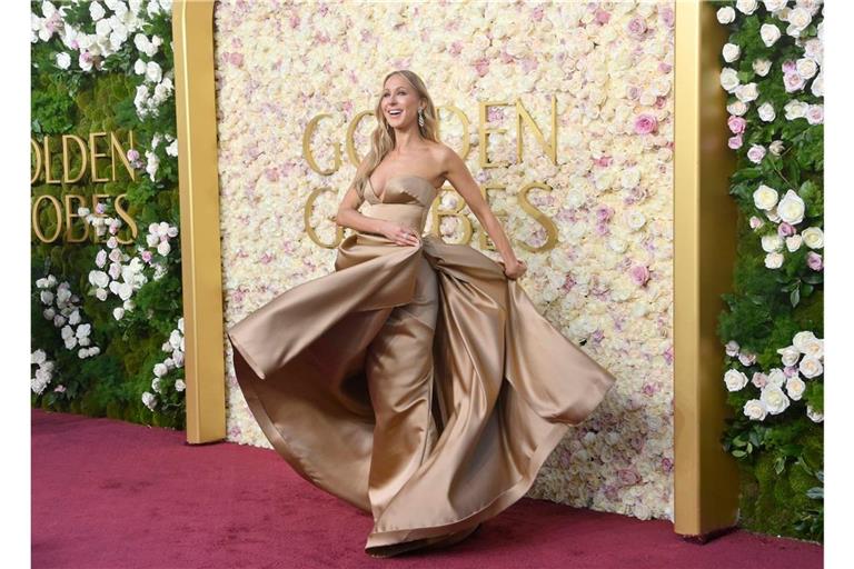 Nikki Glaser moderiert auch dieses jahr wieder die Golden Globes.