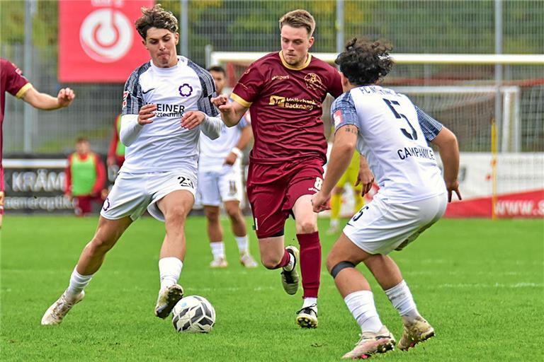 Niklas Benkeser (Mitte) könnte wieder in den TSG-Kader zurückkehren. Archivfoto: Tobias Sellmaier