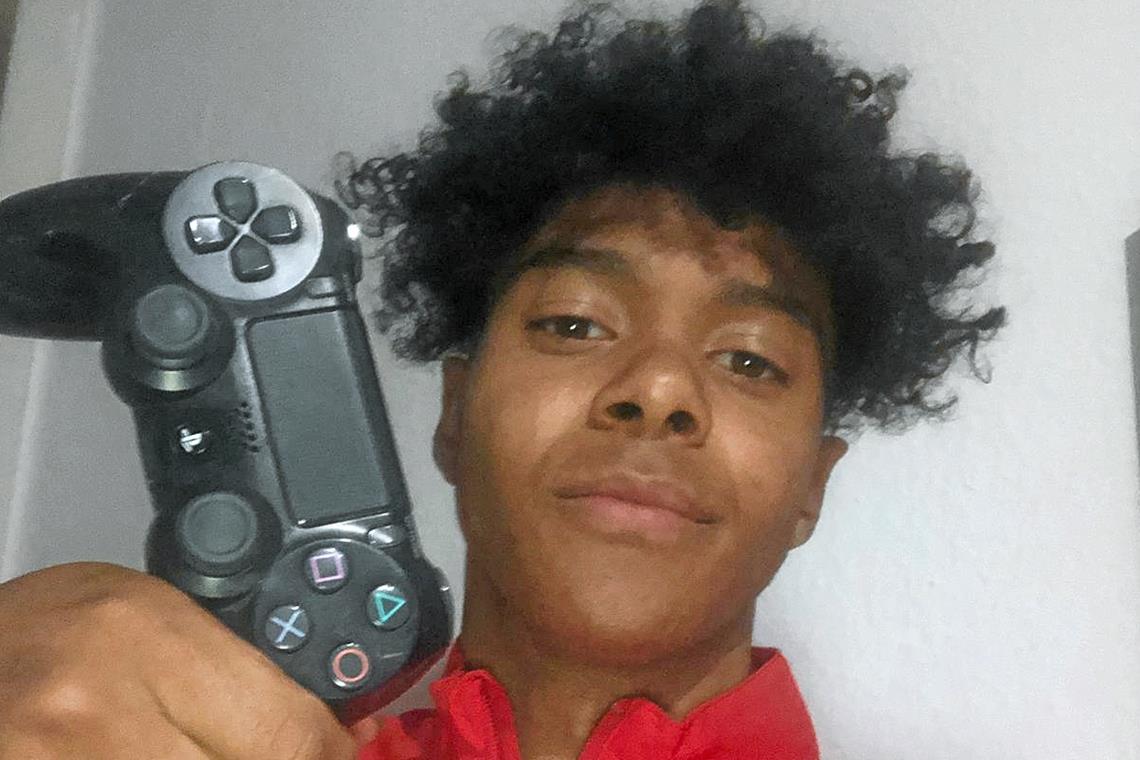 BKZ-FIFA-Cup: Entscheidende Phase bricht an Niklas Sommer siegt mit der SG Sonnenhof Großaspach an der Konsole. Foto: privat