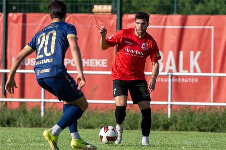 Nikos Zografakis (rechts) verstärkt ab sofort die SG Sonnenhof Großaspach. Foto: Imago