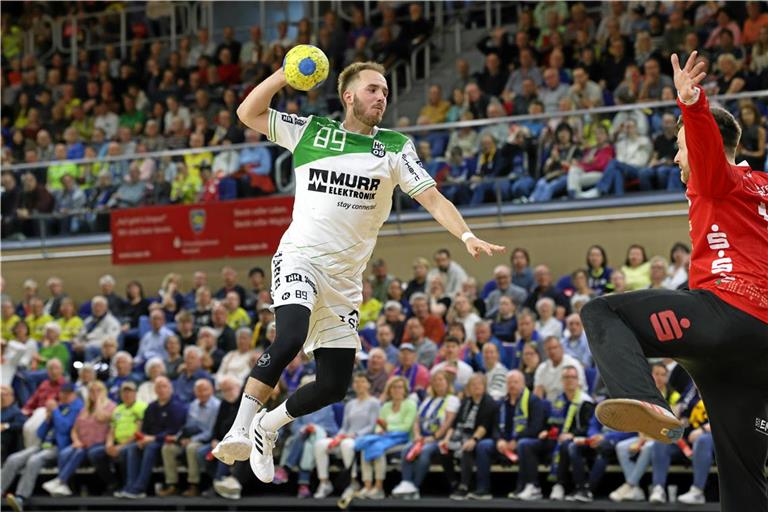 Nils Eilers und die HCOB-Handballer müssen im Rückspiel gegen Rostock ein Tor aufholen. Foto: Alexander Hornauer