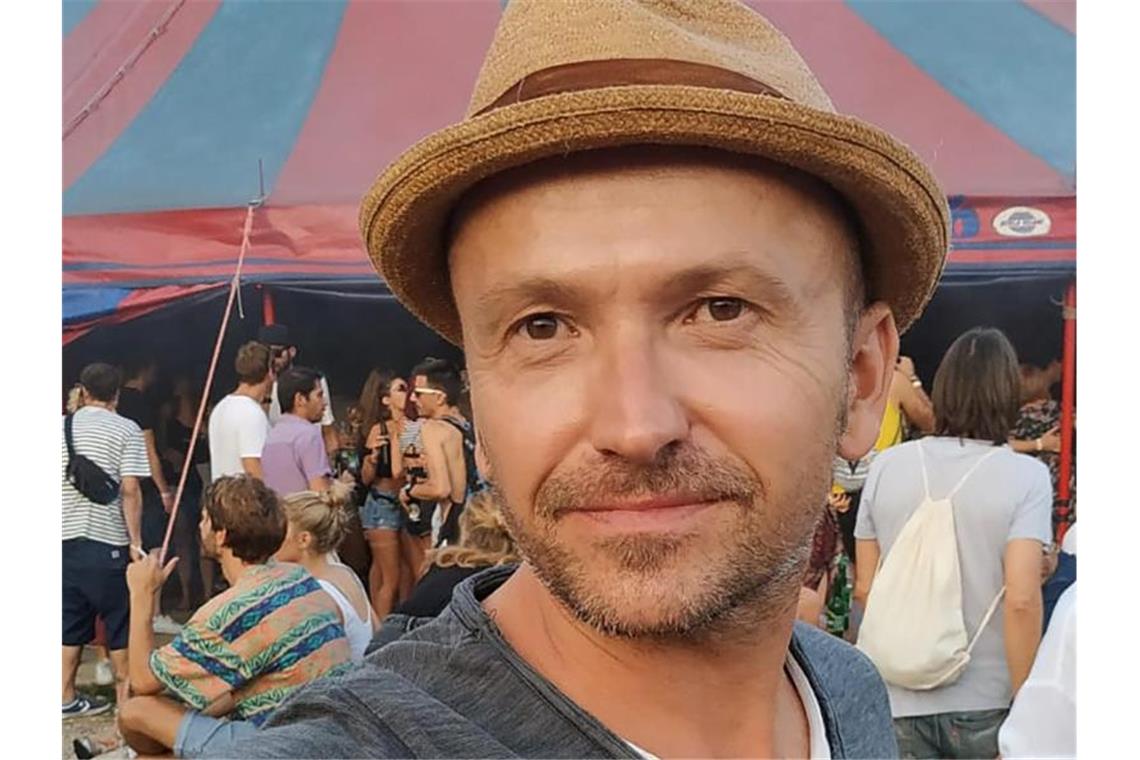 Mann klagt wegen Altersdiskriminierung auf Party