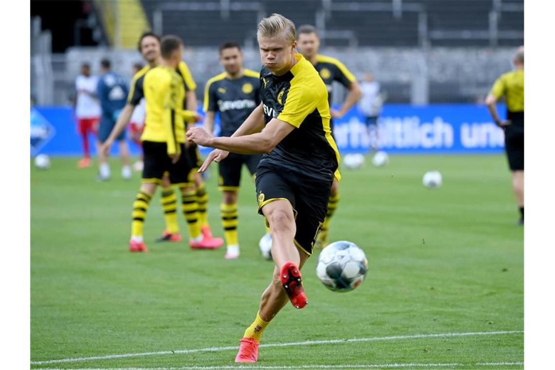 Nimmt gegen Düsseldorf vorerst auf der Bank Platz: BVB-Torjäger Erling Haaland. Foto: Federico Gambarini/dpa-Pool/dpa