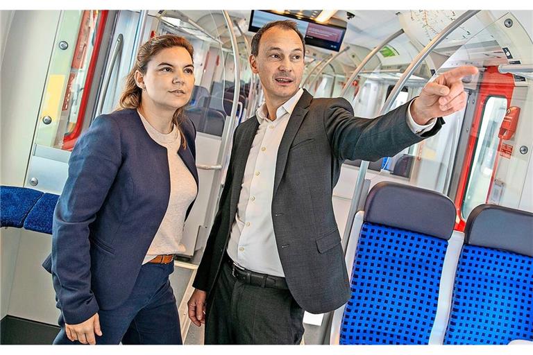 Nina Hutwagner ist die neue Chefin der Stuttgarter S-Bahn. Diese nicht ganz leichte Aufgabe hat sie von Matthias Glaub übernommen, der zur S-Bahn nach München gewechselt ist.