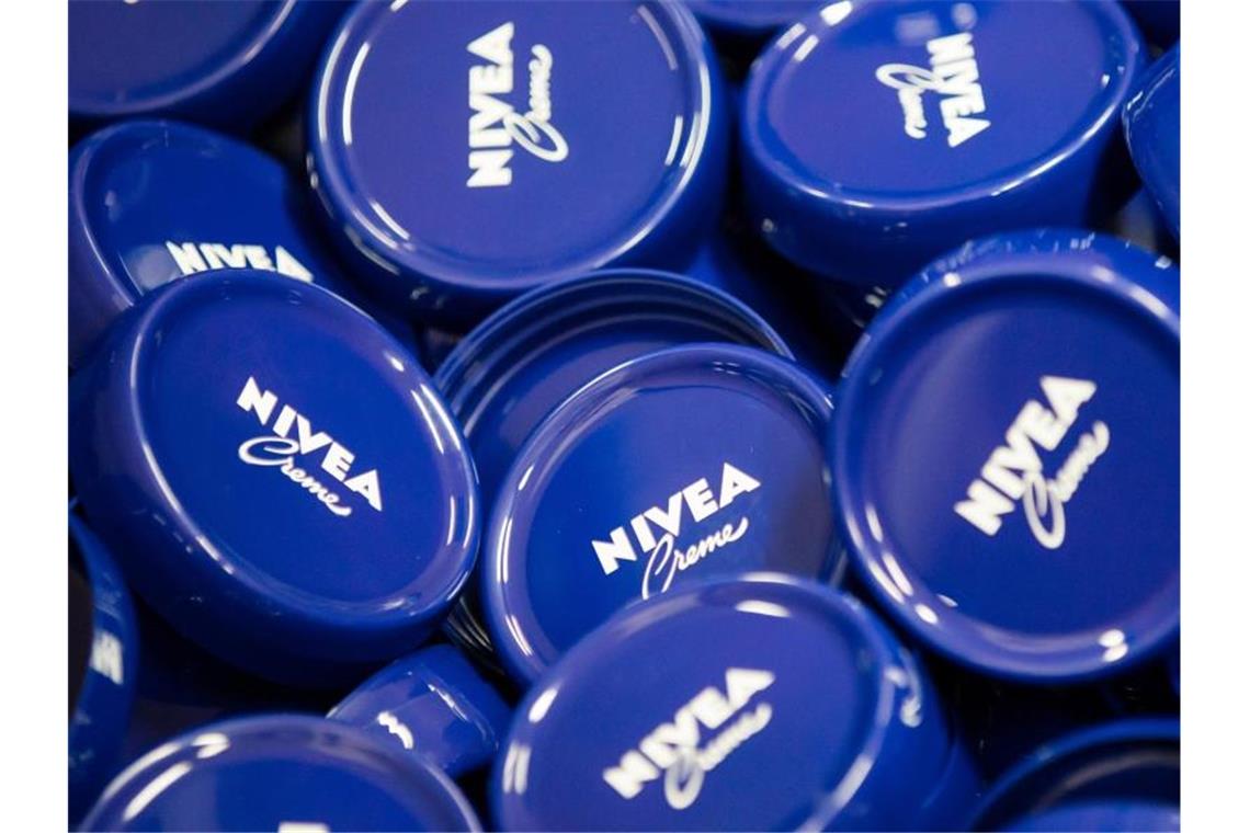 Nivea-Hersteller Beiersdorf nimmt „verstärkten Gegenwind“ wahr. Foto: Christian Charisius/dpa