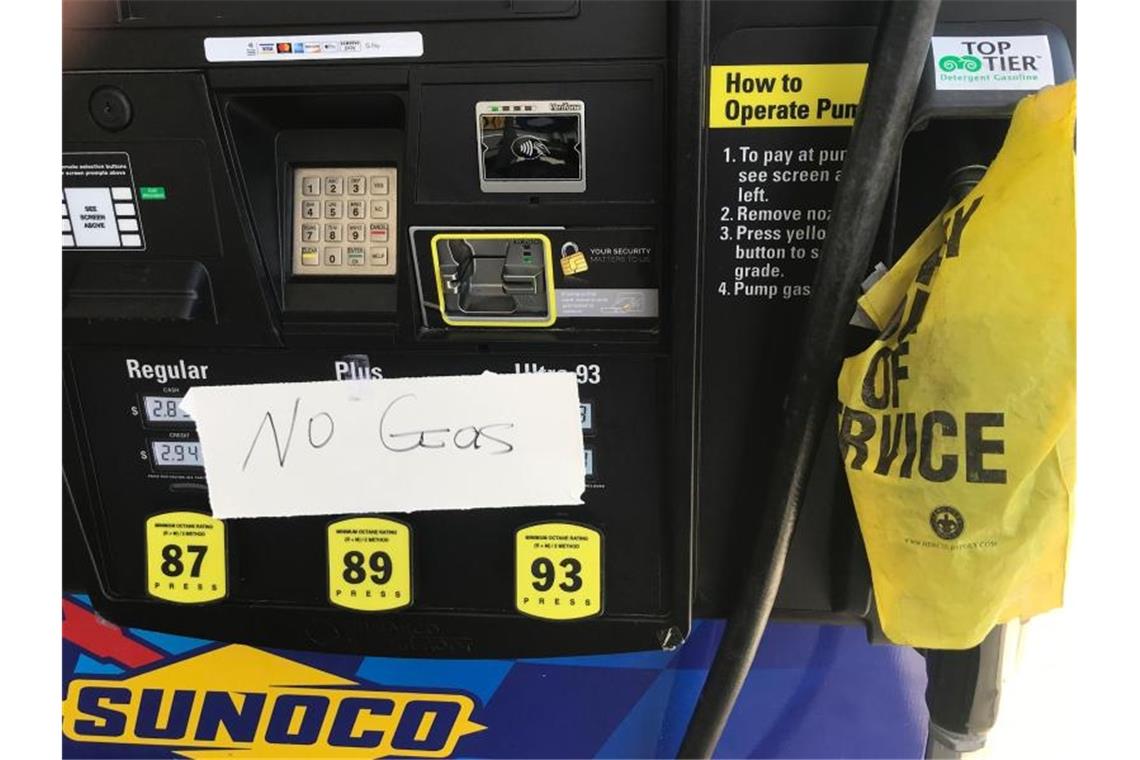 Nach Angriff auf Pipeline: Engpässe an US-Tankstellen „No Gas“ (kein Benzin) steht an einer Tankstelle in Bethesda, einem Vorort der US-Hauptstadt Washington. Foto: Can Merey/dpa