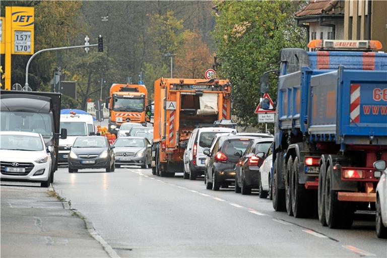 Noch bis Mitte November müssen sich Verkehrsteilnehmende in Oppenweiler auf Stau einstellen. Foto: A. Becher