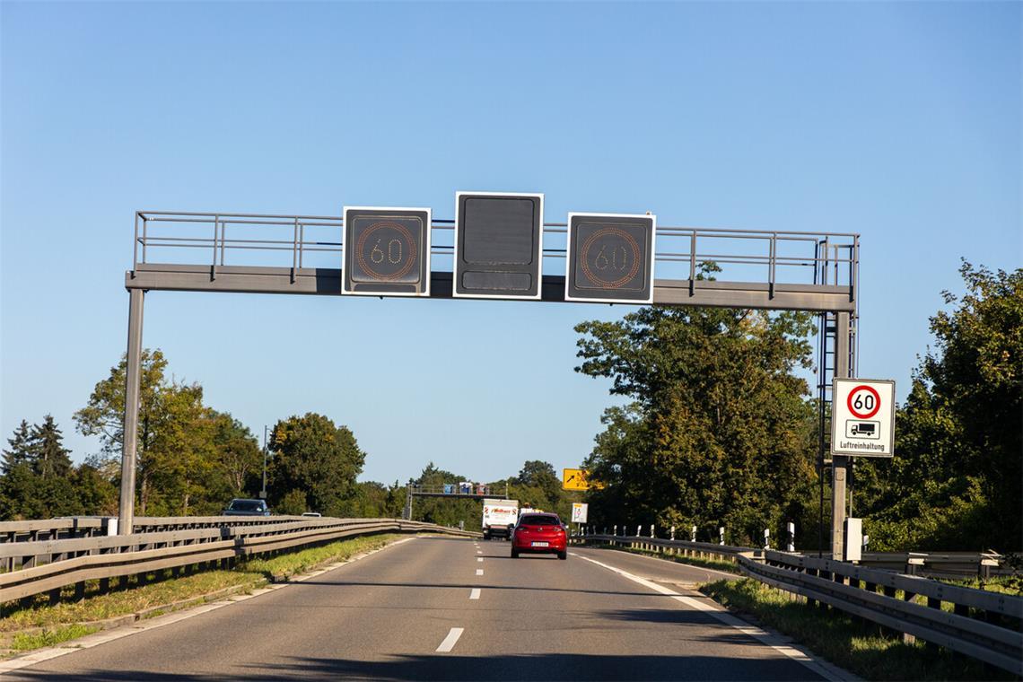 Noch bis zum Ende der Sommerferien gilt das Tempolimit.