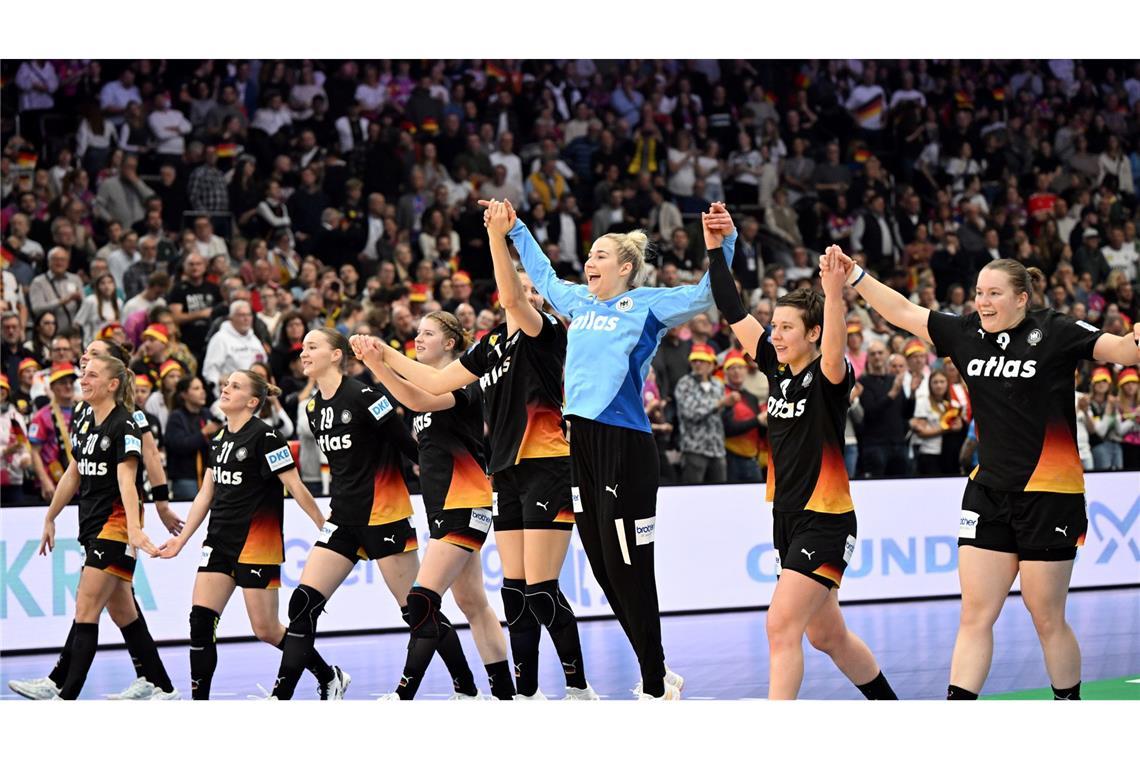Noch ein Sieg trennt die deutschen Handballerinnen von einer WM-Medaille.