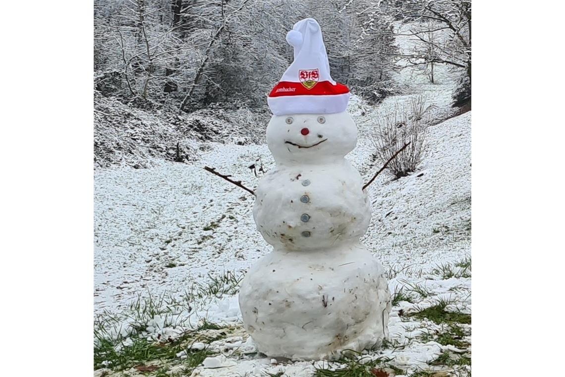 Noch ein VfB-Fan ist der Schneemann von Roland Harr aus Weissach im Tal