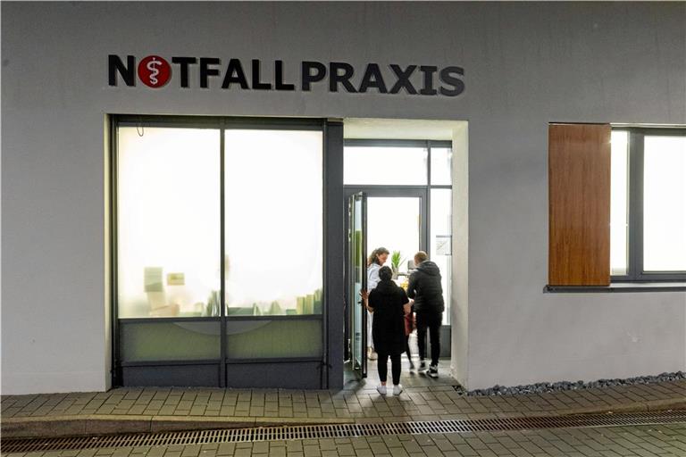 Noch empfängt die Backnanger Notfallpraxis am frühen Abend Patientinnen und Patienten, aber das soll sich nach der Erweiterung des Angebots in Winnenden ändern. Foto: Alexander Becher