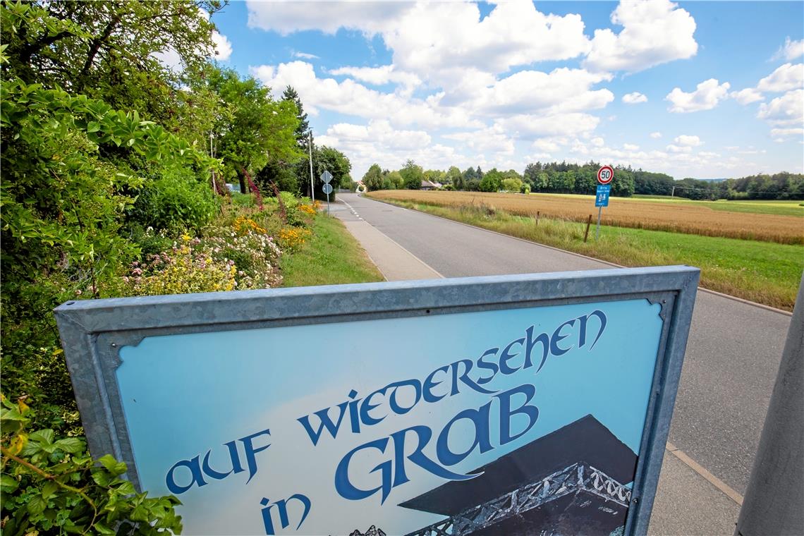 Noch erstrecken sich Getreidefelder auf dem Gebiet Schwalbenflug IV in Grab, das nun erschlossen werden soll. Foto: A. Becher