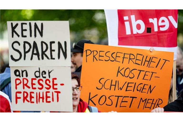 Noch gehen Menschen für die Pressefreiheit auf die Straße.