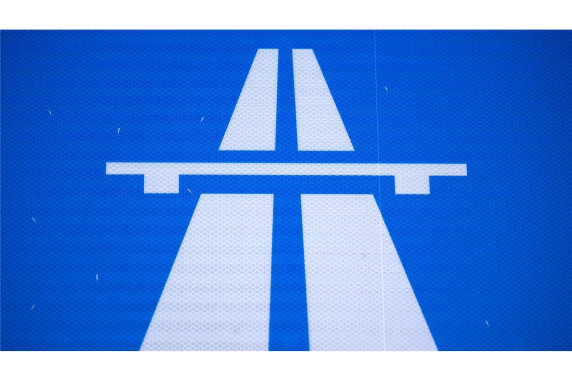 Gescheiterte Pkw-Maut kostet Steuerzahler weitere Millionen Noch mal rund 27 Millionen muss der Bund für die gescheiterte Pkw-Maut bezahlen. (Symbolbild)
