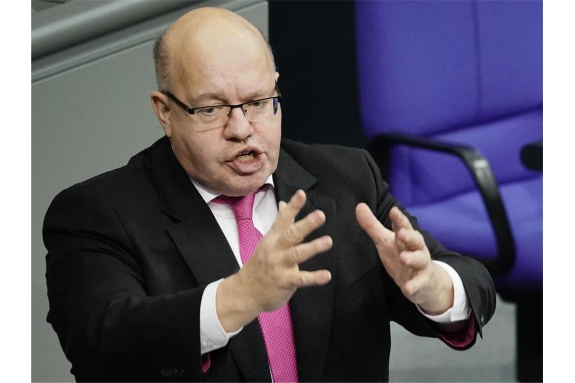 Altmaier warnt bei Corona-Hilfen vor Missbrauch „Noch nie wurden Hilfszahlungen in dieser Größenordnung innerhalb so kurzer Zeit beschlossen und bewilligt. Aber es muss sichergestellt sein, dass das Geld der Steuerzahler bei denen ankommt, die es wirklich brauchen“, sagt Altmaier. Foto: Michael Kappeler/dpa