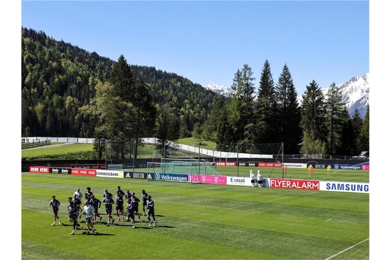 Noch ohne Toni Kroos trainiert das DFB-Team. Foto: Christian Charisius/dpa