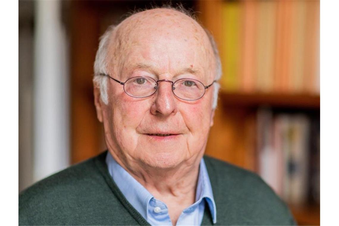 Norbert Blüm „kannte Werkbank und Ministerschreibtisch“ Norbert Blüm (CDU), ehemaliger Arbeits- und Sozialminister, ist im Alter von 84 Jahren gestorben. Foto: Rolf Vennenbernd/dpa