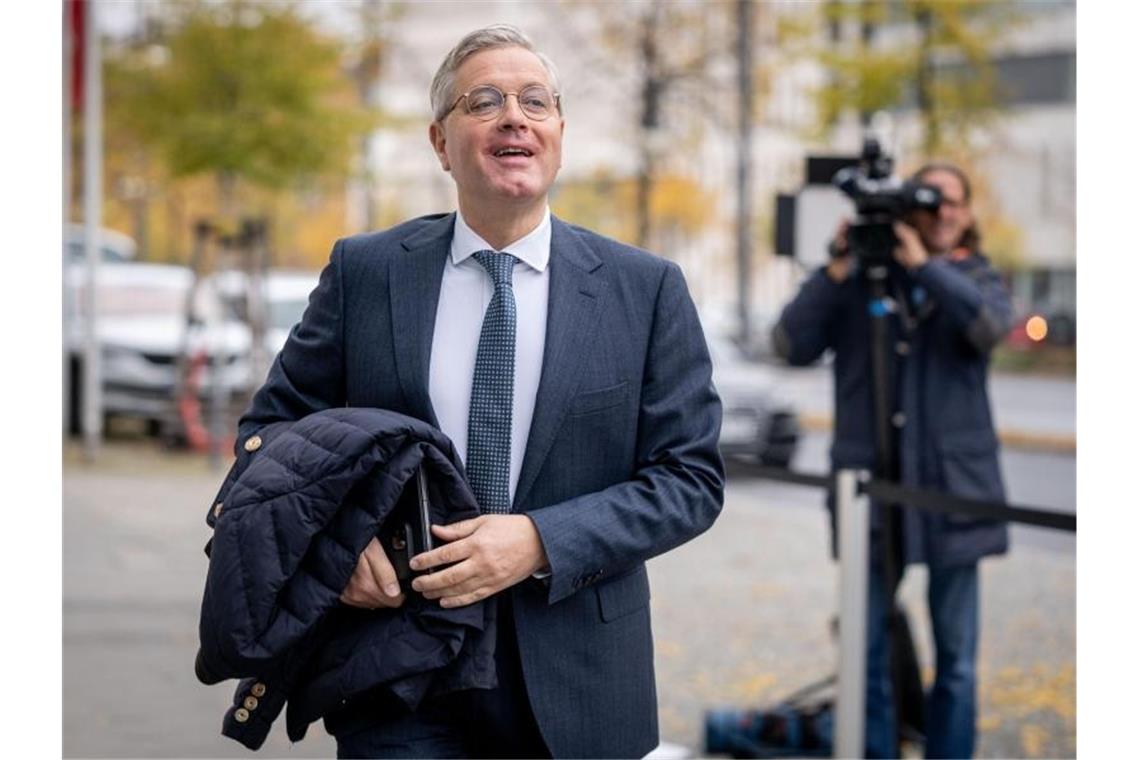 Norbert Röttgen, CDU-Präsidiumsmitglied, kommt zu den Sondersitzungen von Präsidium und Bundesvorstand seiner Partei. Foto: Kay Nietfeld/dpa