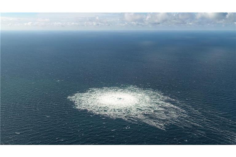Nord-Stream-2-Gasleck in der Nähe von Bornholm aus der Luft. Einer der Drahtzieher wurde festgenommen, verweigert aber die Auslieferung (Archivfoto).