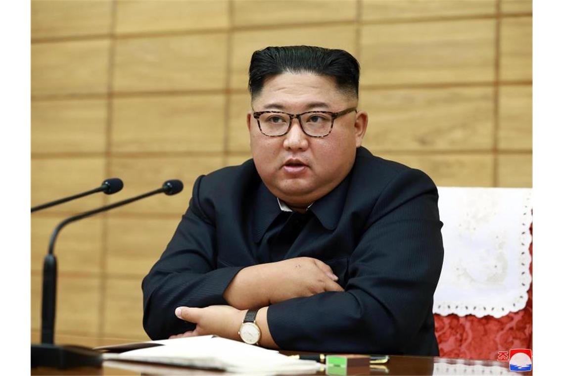 Nordkoreas Machthaber Kim Jong Un. Nordkorea hatte in Sohae unter anderem Raketen gestartet, die angeblich Satelliten ins All bringen sollten. Foto: Uncredited/KCNA via KNS/dpa