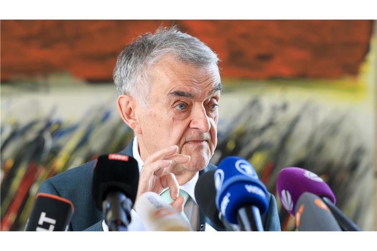 Nordrhein-Westfalens Innenminister Herbert Reul (CDU) sieht die Razzia als Erfolg.