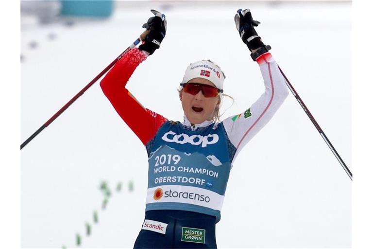 Norwegens Langlauf-Star Therese Johaug gewann in Oberstdorf erneut den WM-Titel im Skiathlon. Foto: Karl-Josef Hildenbrand/dpa