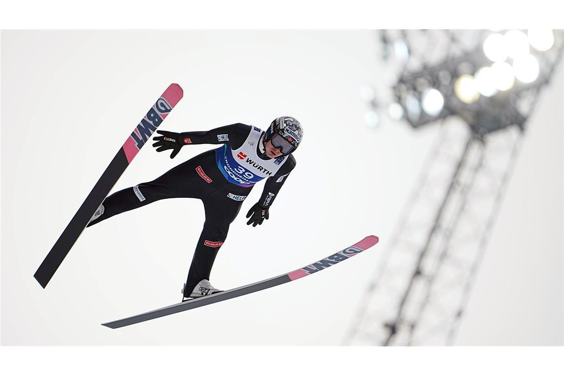 Skisprung-Skandal: Sperren für norwegische Athleten Norwegens Skispringer Marius Lindvik ist für drei Monate gesperrt worden. (Archivbild)