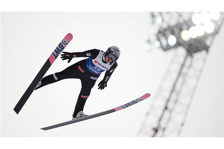 Norwegens Skispringer Marius Lindvik ist für drei Monate gesperrt worden. (Archivbild)