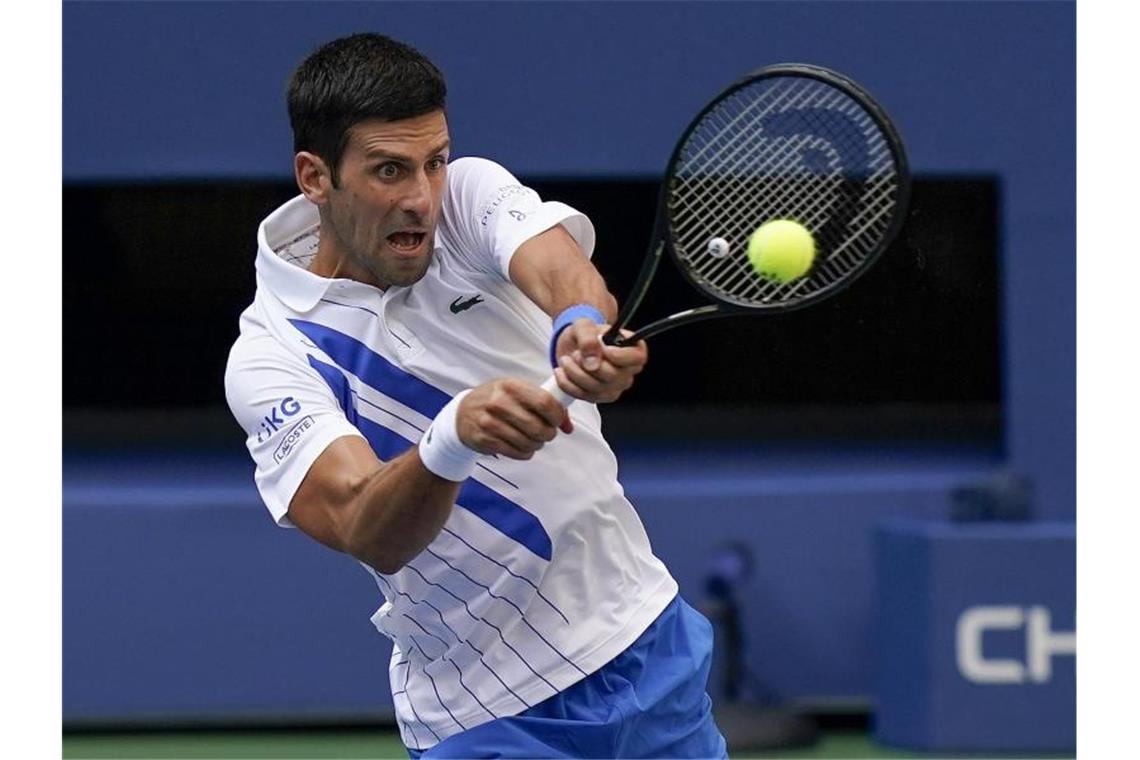 Novak Djokovic ließ seinen Frust ab und wurde disqualifiziert. Foto: Seth Wenig/AP/dpa