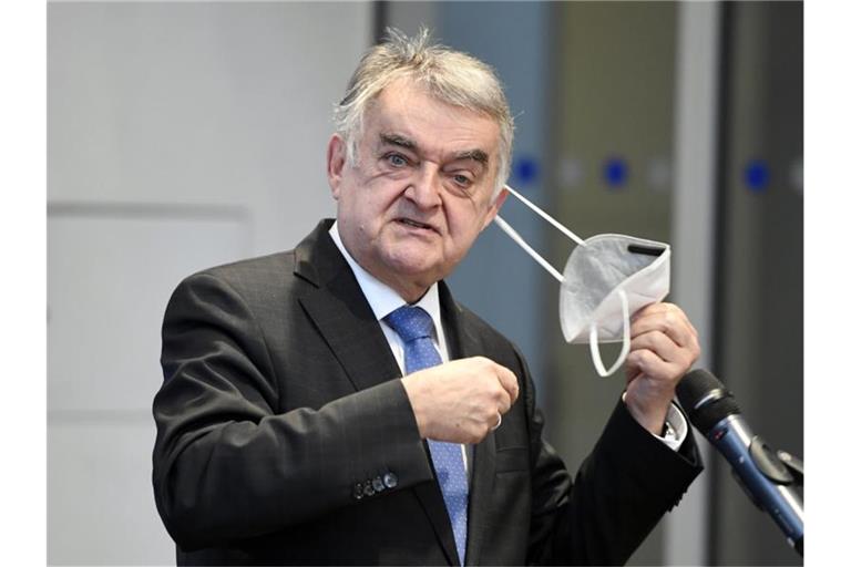 NRW-Innenminister Herbert Reul (CDU). Foto: Roberto Pfeil/dpa