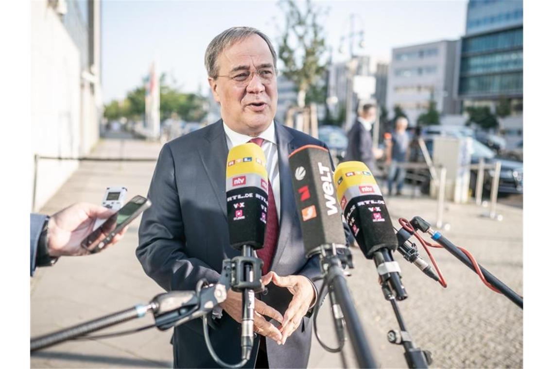 CDU-Sieg bei NRW-Kommunalwahlen stärkt Laschet NRW-Ministerpräsident Armin Laschet kommt zur Sitzung des CDU-Präsidiums im Konrad-Adenauer-Haus in Berlin. Foto: Michael Kappeler/dpa