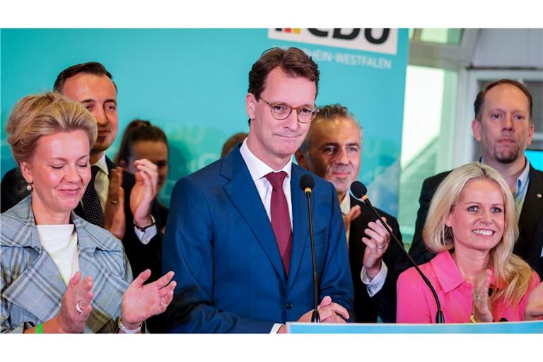 NRW-Ministerpräsident Hendrik Wüst (CDU) hat sich besorgt angesichts des starken Abschneidens der AfD geäußert, aber auch das Abschneiden der CDU gelobt.