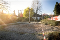 Nur der Turm ist aktuell noch auf dem Spielplatz in der Mozartstraße verblieben, der Platz ist nun abgesperrt. Foto: Alexander Becher