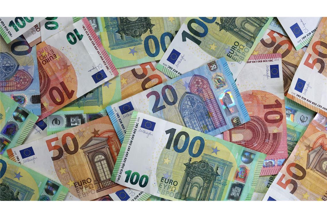 Deutsche sparen weniger – international aber weit vorn Nur in wenigen Ländern ist die Sparquote höher als in Deutschland. (Symbolbild)