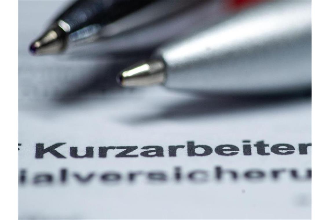 Wenige Betriebe kürzen wegen Kurzarbeit den Urlaub Nur jeder neunte Betrieb hat Urlaubstage seiner kurzarbeitenden Mitarbeitenden gestrichen. Foto: Jens Büttner/dpa-Zentralbild/dpa