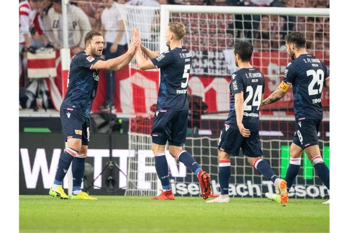 VfB droht Absturz in die Zweite Liga - Union im Vorteil Nur wenige Sekunden später konnte der 1. FC Union Berlin ausgleichen. Foto: Sebastian Gollnow