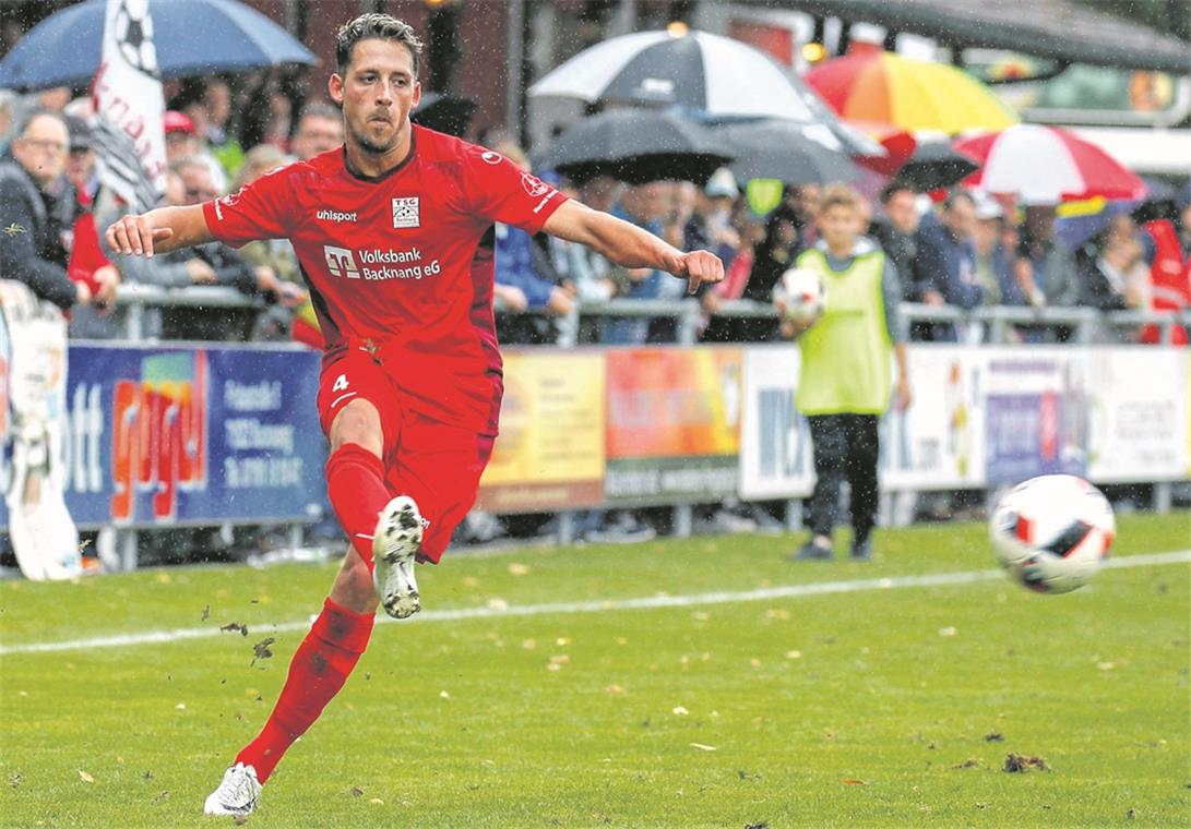 TSG erwartet einen Titelkandidaten Ob Giosue Tolomeo morgen im Heimspiel für die TSG Backnang am Ball sein wird, ist noch ungewiss. Foto: A. Becher