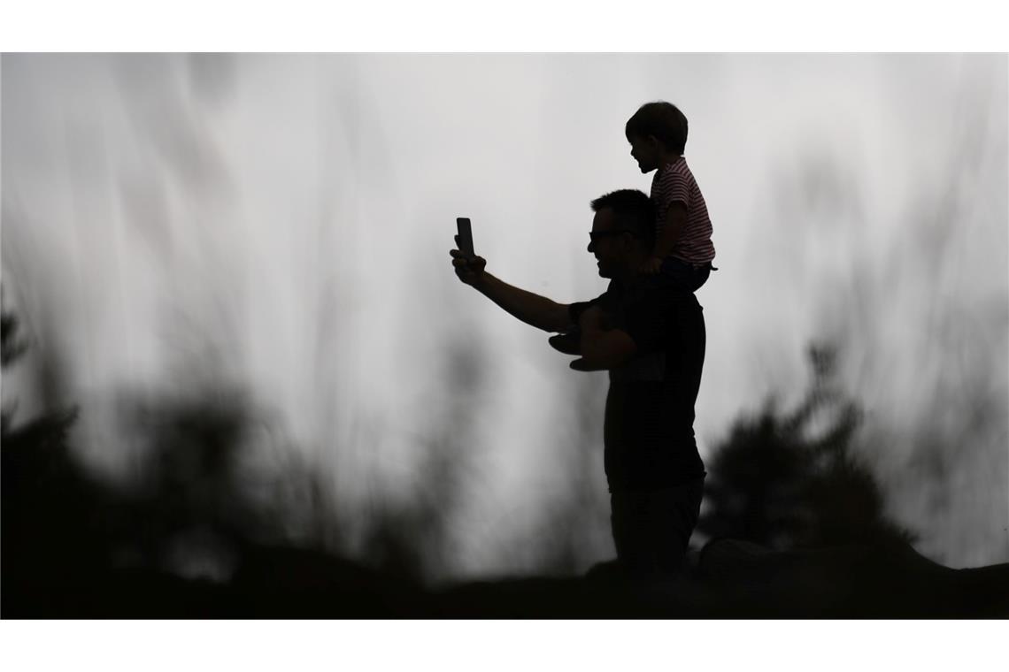 Warum Kinderfotos nicht ins Internet gehören Ob Kinderfotos ins Internet gehören, ist eine vieldiskutierte Frage. (Archivfoto)