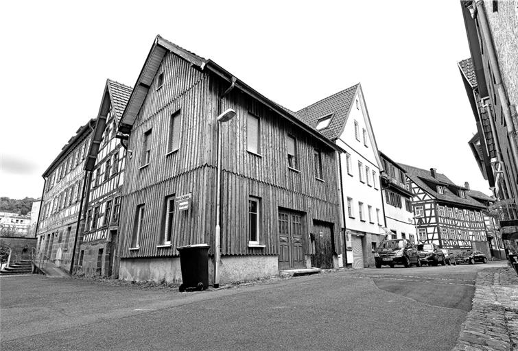Ob man Holzfassaden, wie hier an der Ecke Mittelgasse / Obere Schulgasse, schön findet, ist Geschmackssache. Aus Sicht des Murrhardter Gemeinderats passen sie jedoch nicht zum historischen Stadtbild der Innenstadt. Foto: J. Fiedler