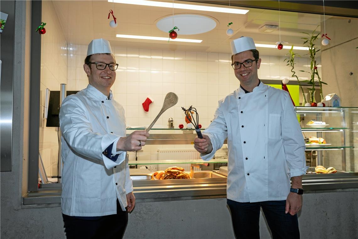 Modellprojekt in Backnang: Viele Erkenntnisse für gutes Schulessen OB Maximilian Friedrich (links) und der Landtagsabgeordnete Ralf Nentwich haben sich für die Teilnahme Backnangs am Modellprojekt eingesetzt. Bei einem gemeinsamen Essen haben sie sich zudem von der Qualität des Essens überzeugt. Archivfoto: Alexander Becher