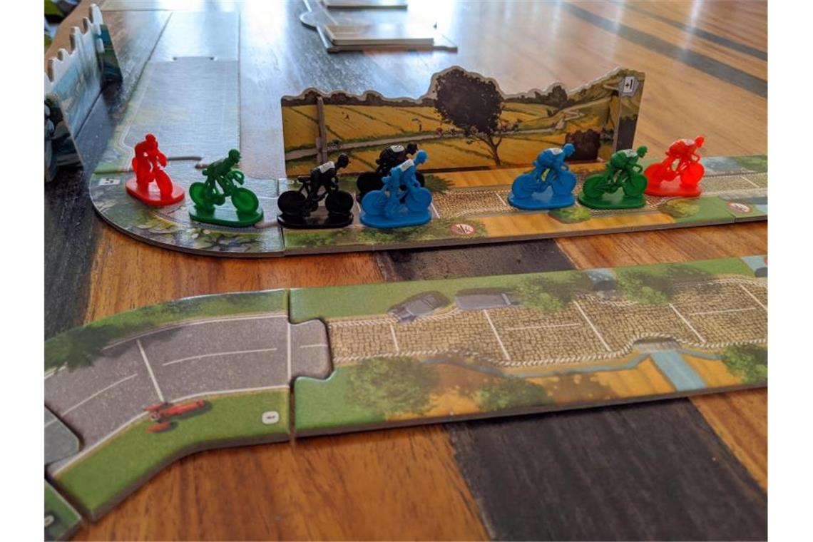 Tore, Tie-Breaks, Touchdowns: Elf Spieletipps für Sport-Fans Ob Paris-Roubaix oder eine Tour-Etappe: Bei Flamme Rouge können die traditionsreichen Radsport-Ereignisse nachgespielt werden. Foto: Daniel Siebert/dpa