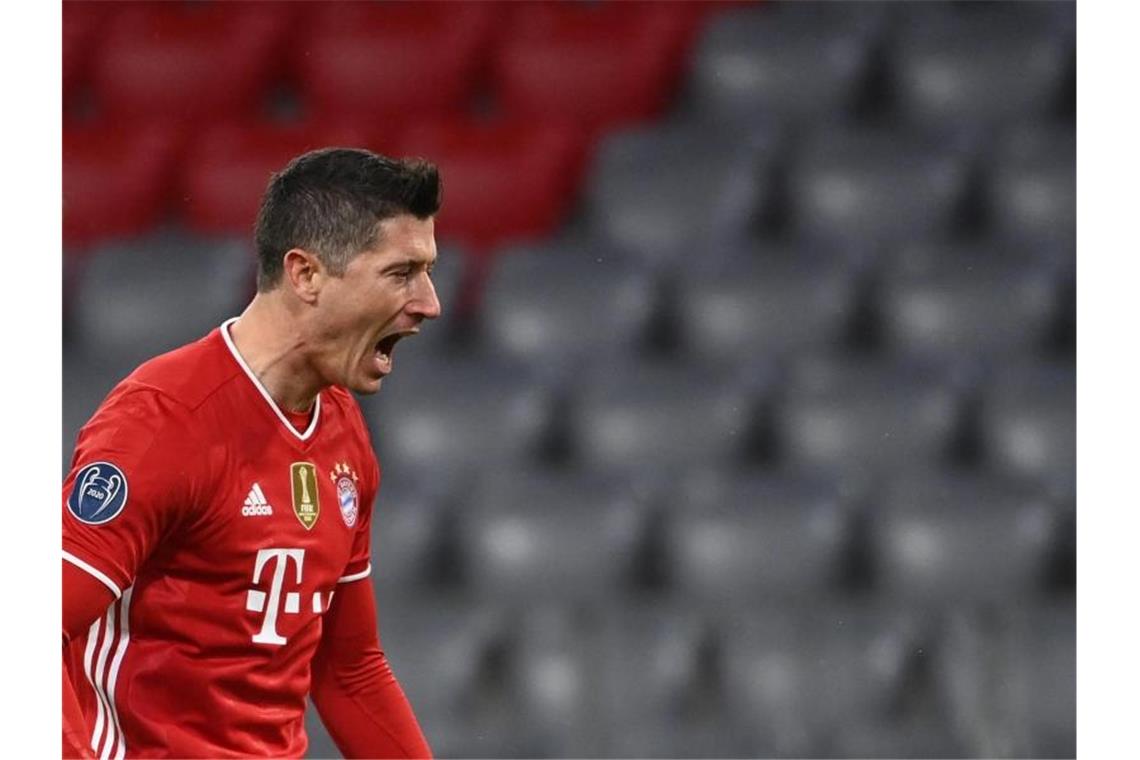 FC Bayern lässt Länderspiel-Einsatz von Lewandowski offen Ob Robert Lewandowski mit der polnischen Nationalmannschaft nach England reisen kann ist noch offen. Foto: Sven Hoppe/dpa