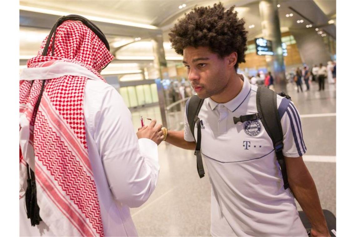 Gnabry weiter nicht im Bayern-Training Ob Serge Gnabry überhaupt noch in Doha voll belastet werden kann, ist offen. Foto: Peter Kneffel/dpa