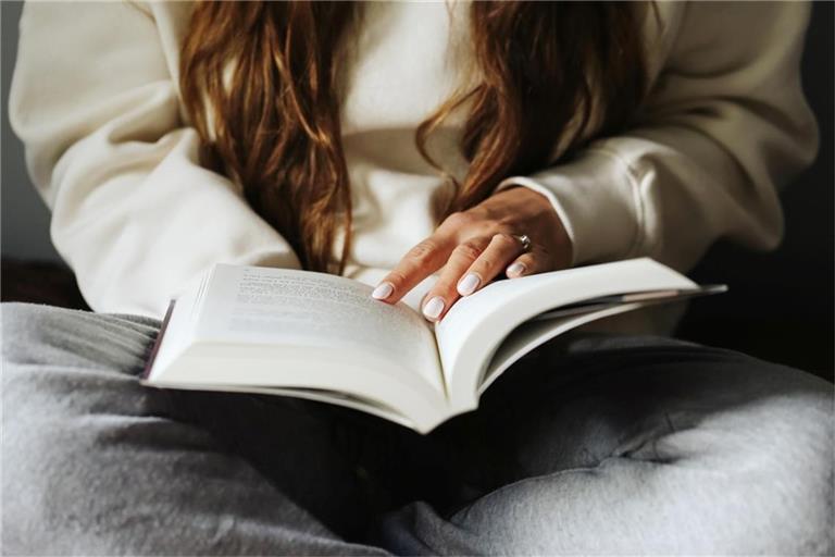 Ob zum Verschenken oder selber lesen: Wir haben aktuelle Buchtipps für Sie gesammelt.