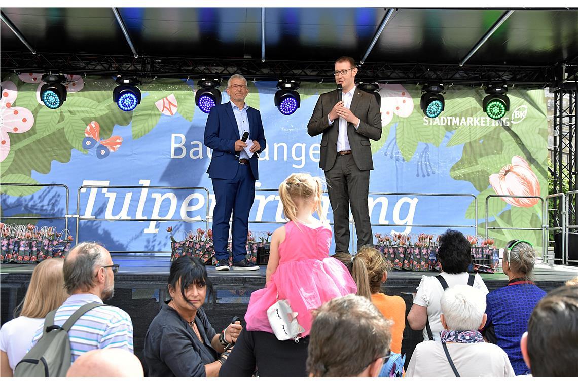 Oberbürgermeister Friedrich und Herr Windmüller eröffnen das Fest. Tulpenfrühlin...