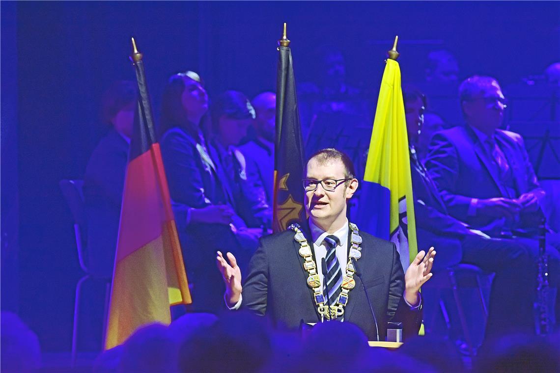 Oberbürgermeister Maximilian Friedrich begrüßt die Gäste zum 60. Neujahrsempfang...